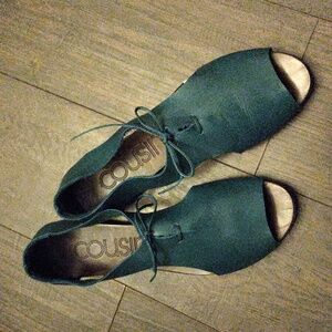 COUSIN Open Toe/Slide Flats